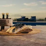 Villa Venia - Cozy Escape With Scenic Sew View, By Zantewize