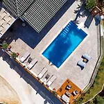 Villa Venia - Cozy Escape With Scenic Sew View, By Zantewize